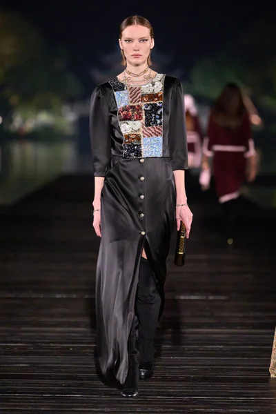 Look 57